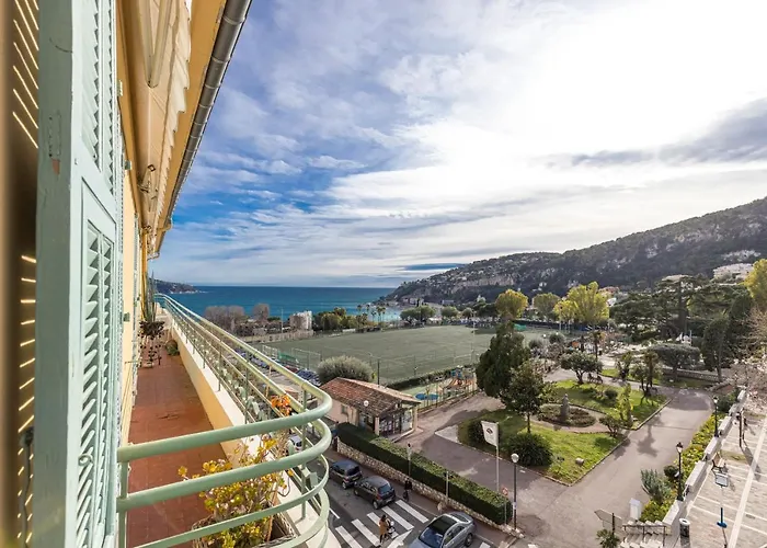 Feel - De Gaulle - * Villefranche-sur-Mer